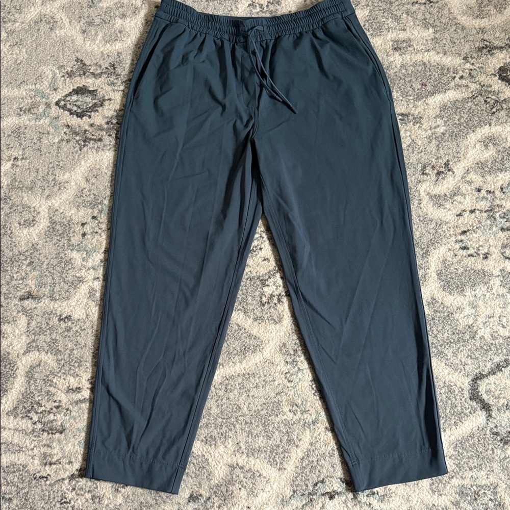 Lululemon Tapered-Leg Mid-Rise Pant 7/8 Length *Luxtreme